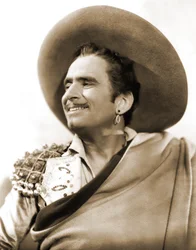 Porträtt av Douglas Fairbanks Sr. som filmar The Private Life of Don Juan 1934